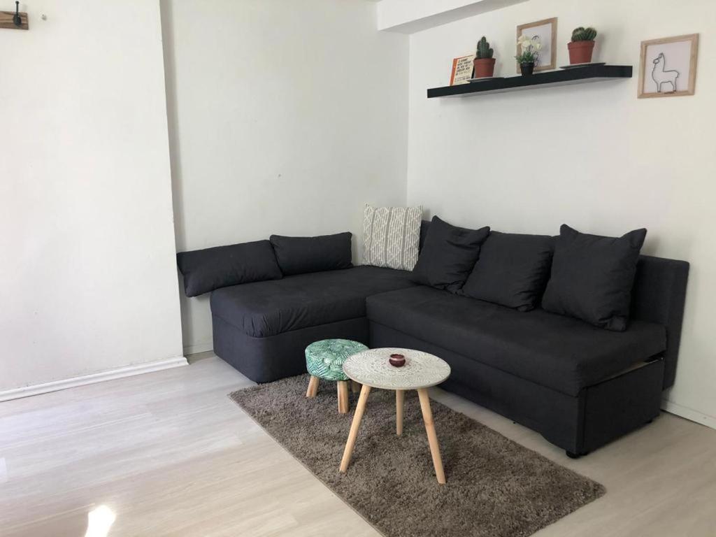 Bescheidene Untergeschoss Wohnung In Guter Lage. Colónia Exterior foto